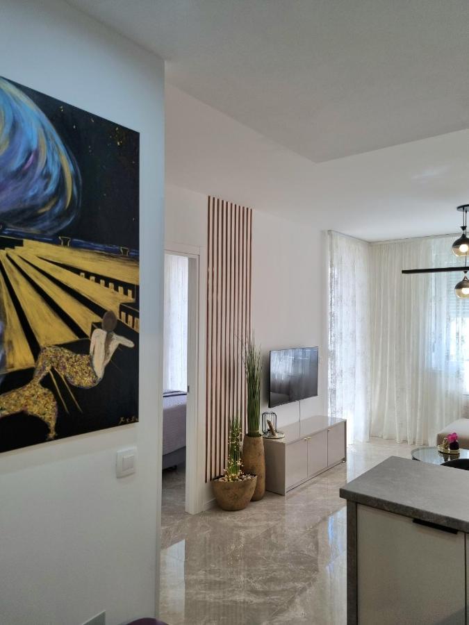 Apartment "50 Shades" With Balcony And Free Parking In The Garage Zadar Ngoại thất bức ảnh